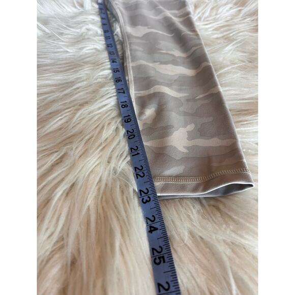 Athleta Women's Camo Elation 7/8 Tight Stretch Activewear Gray Cream Size Small - Picture 14 of 14